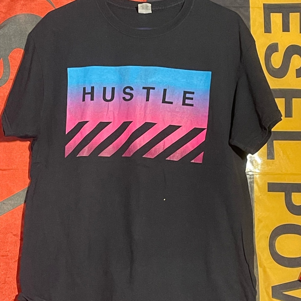 Hustle tee